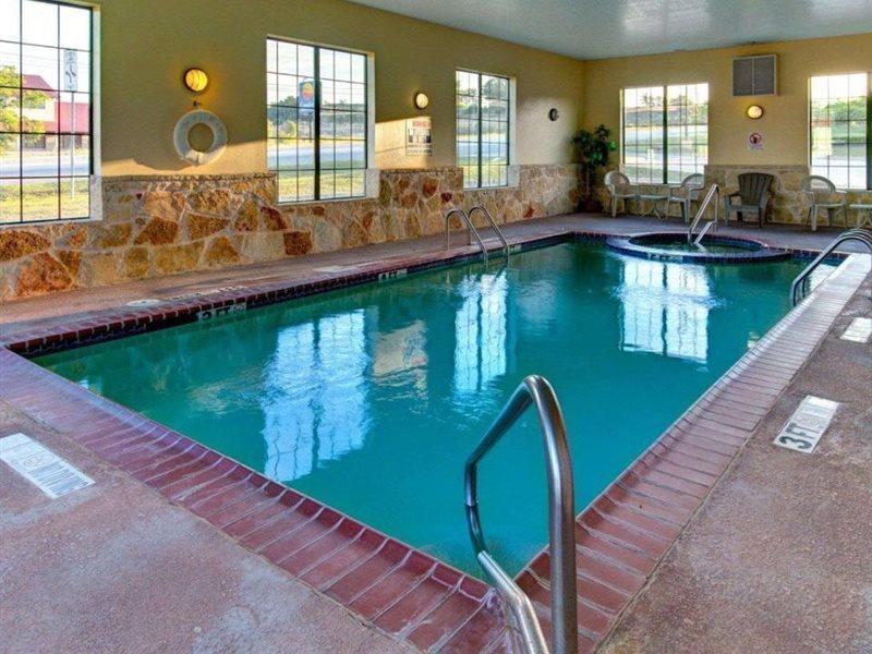 Quality Inn & Suites - Glen Rose Exteriér fotografie