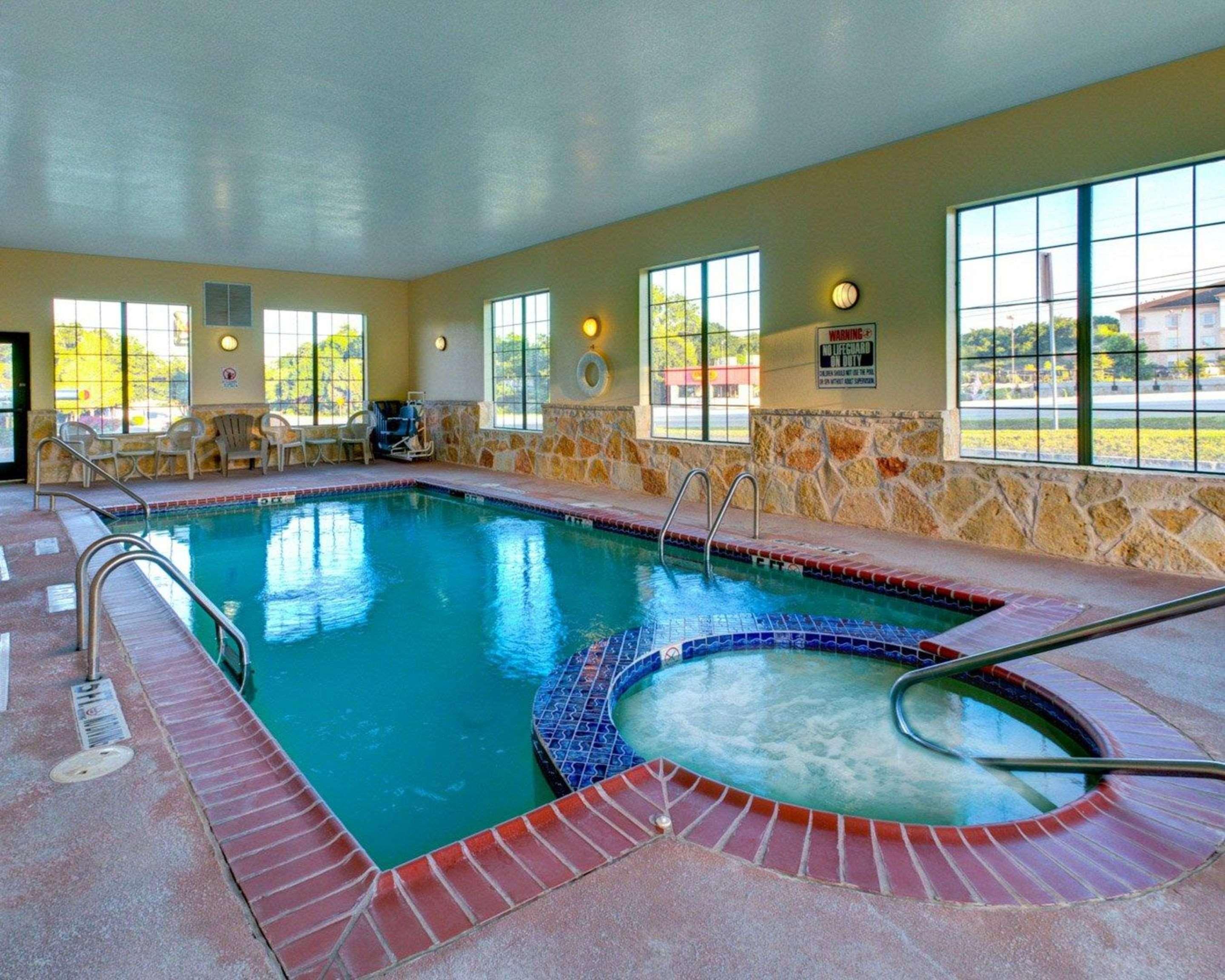 Quality Inn & Suites - Glen Rose Exteriér fotografie